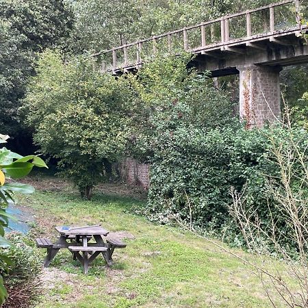 Maison Du Viaduc Du Bout De La Ville Lescouet-Jugon Eksteriør bilde